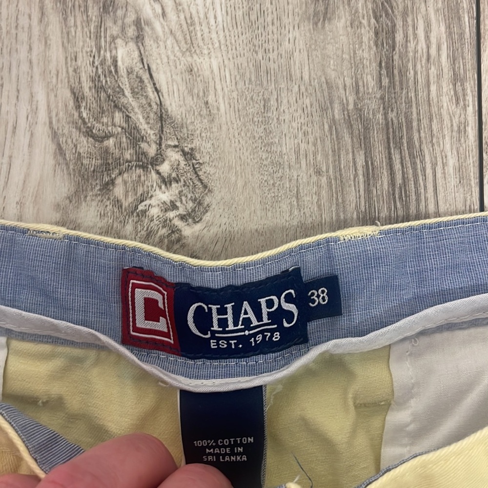 Chaps Men Flat Front Yellow size 38 shorts - Picture 2 of 5